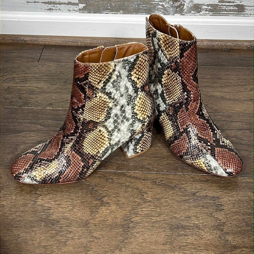 CHINESE LAUNDRY Davinna Snakeskin Ankle Boot Yellow/Brown Sz 7 NWOB